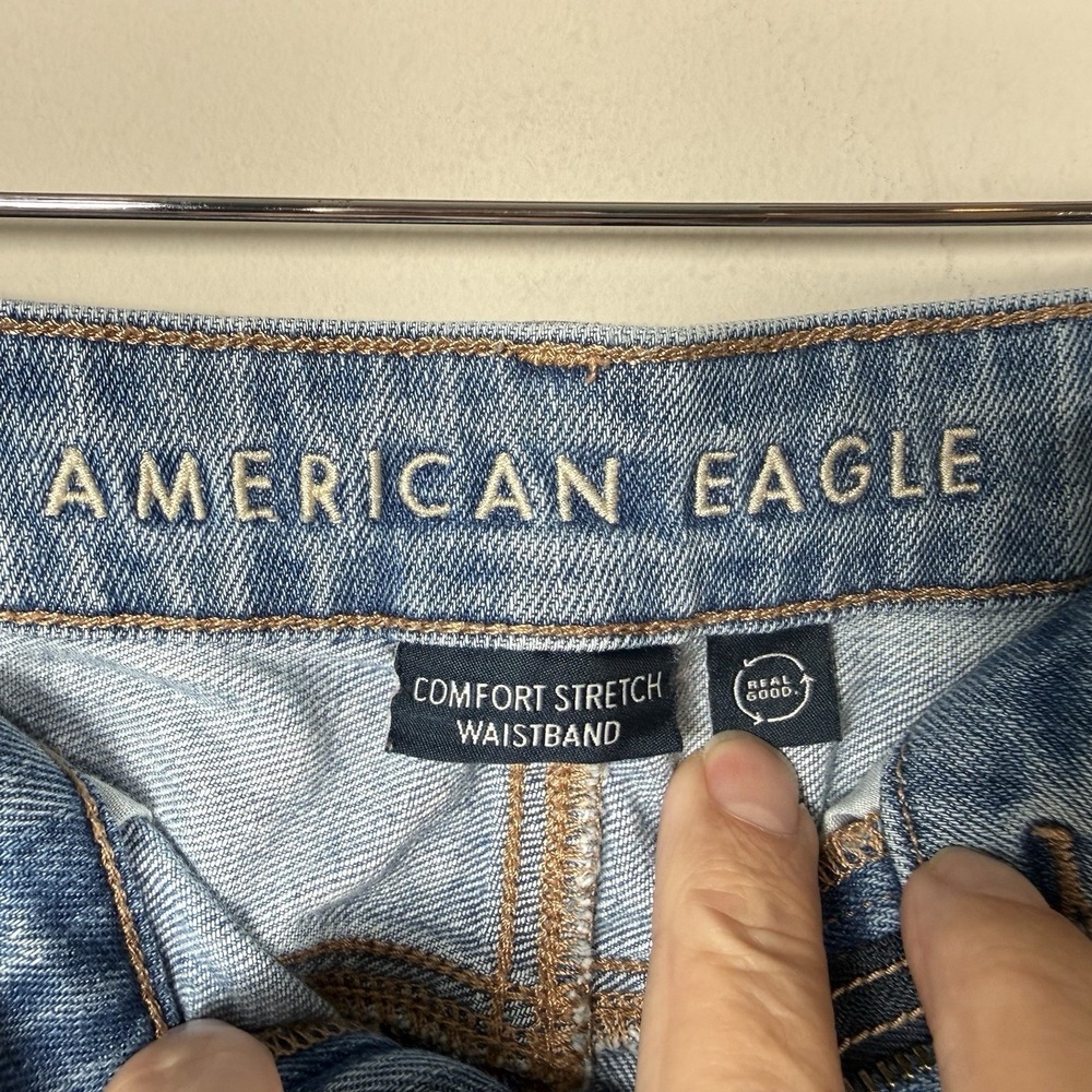 American Eagle Ripped Mom Jeans Size 0 NWOT Comfort Stretch Waistband Distressed - Picture 5 of 12